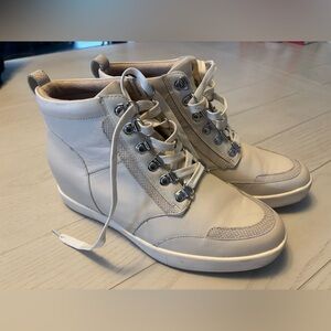 Vionic Jordy high tops size 9.5